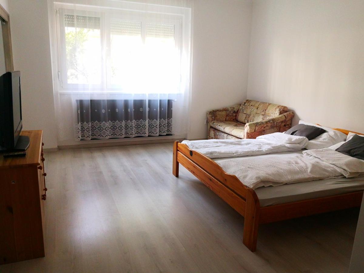 Oasis Apartman Ii. Szeged Exterior photo